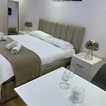 شقة In The Heart Of تيرانا